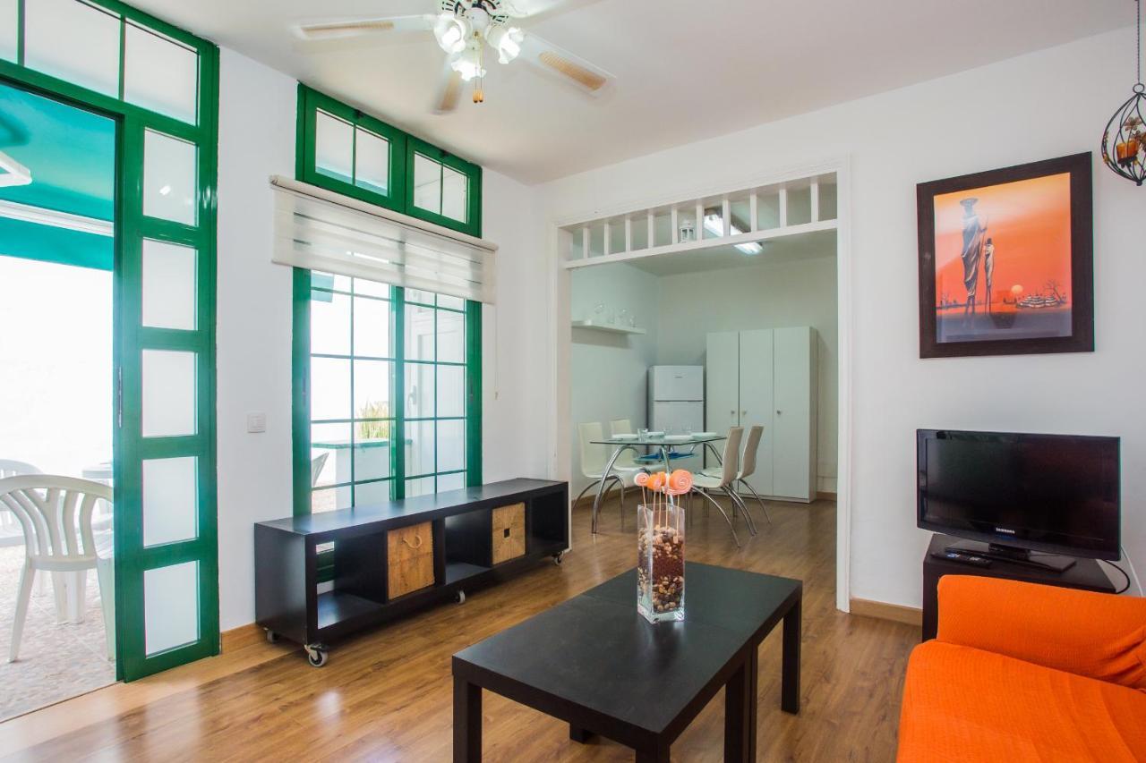 Apartamentos Haria En Puerto Del Carmen Tías Dış mekan fotoğraf